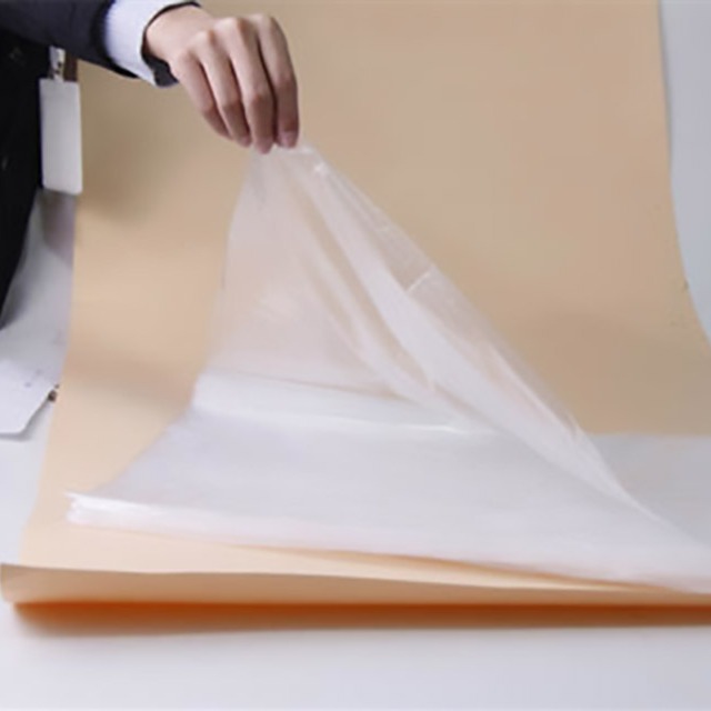 为什么塑料在加工或使用过程中易带静电？